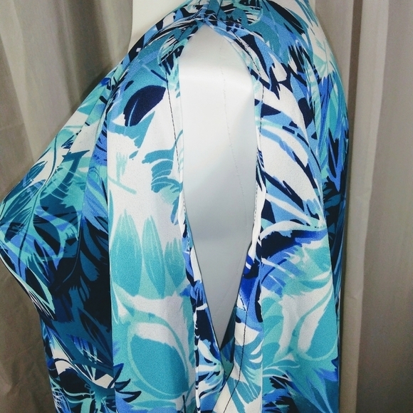 Swimsuit cover-up - Picture 4 of 7